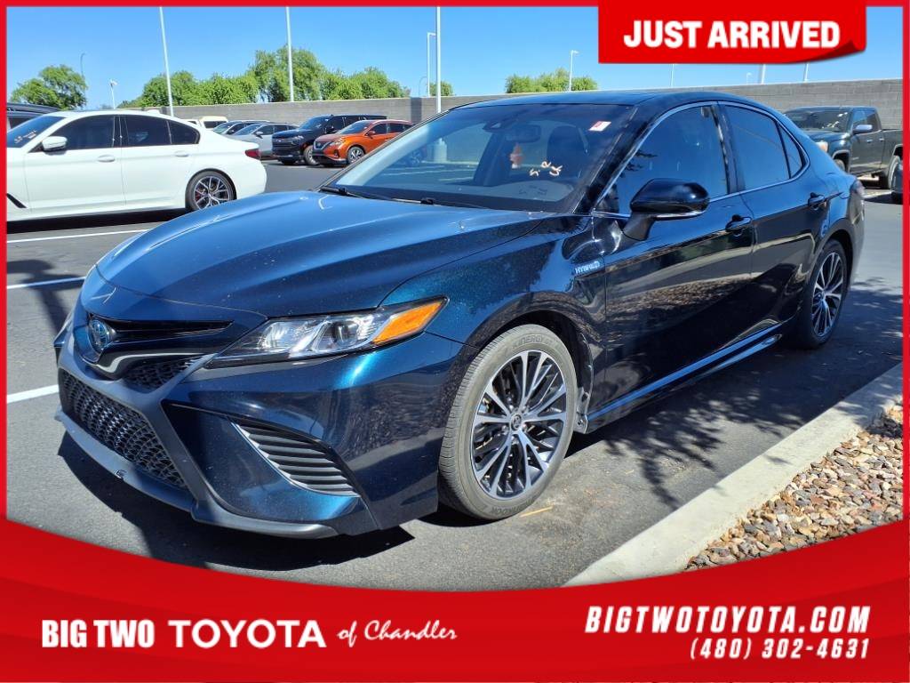 2020 Toyota Camry Hybrid SE — Sedan — 69,424 mi — Chandler, AZ