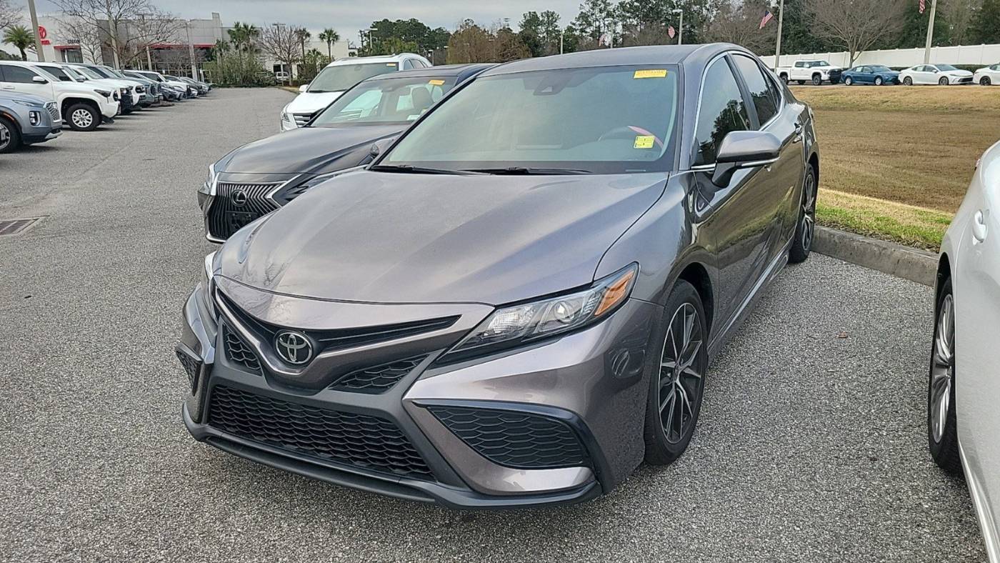 2024 Toyota Camry SE — Sedan — 5,850 mi — Jacksonville, FL