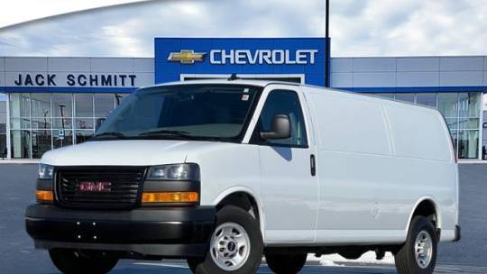 2023 GMC Savana Cargo Van Base — Cargo Van — 10,026 mi — Wood River, IL
