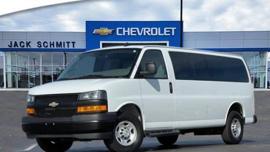 2022 Chevrolet Express Passenger LS — Passenger Van — 48,952 mi — Wood River, IL