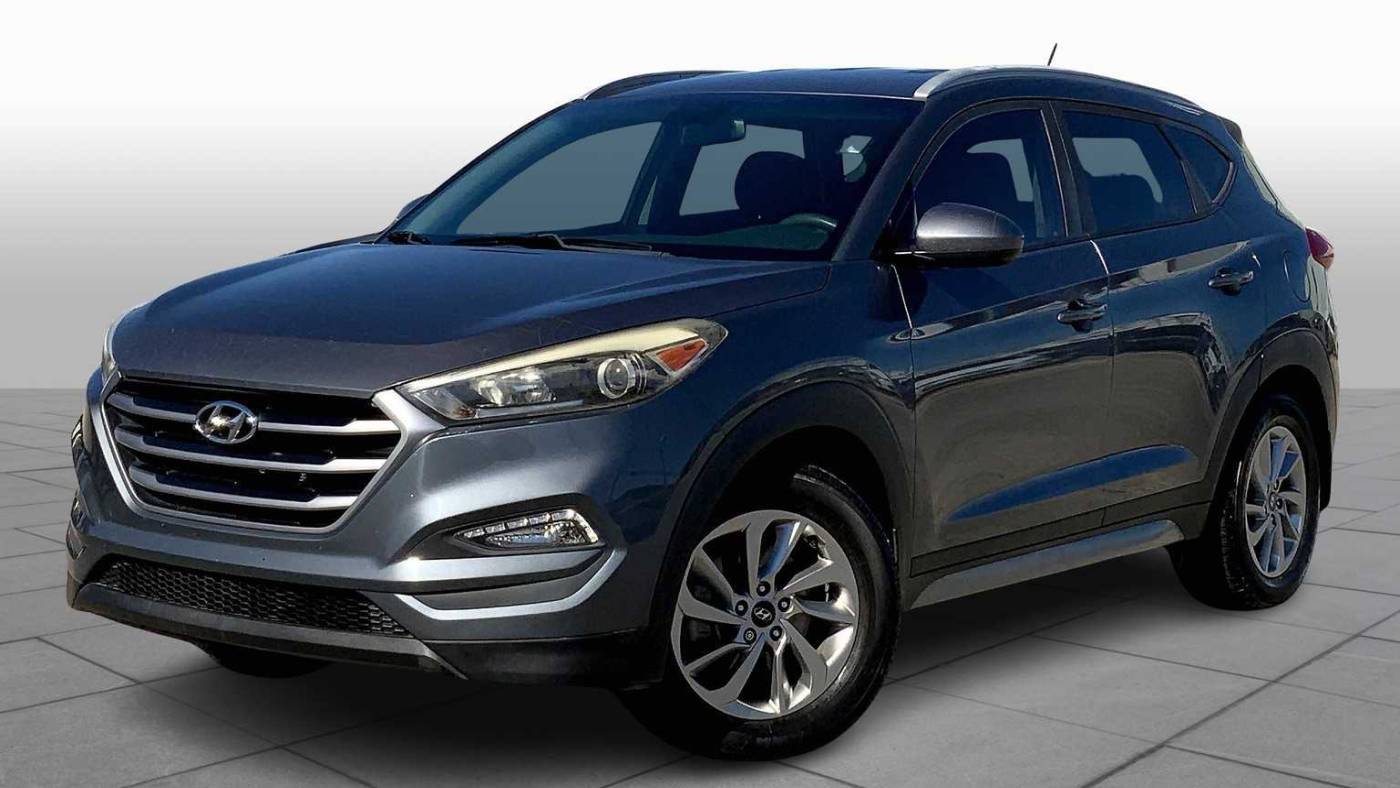 2017 Hyundai Tucson SE — SUV — 122,116 mi — Houston, TX