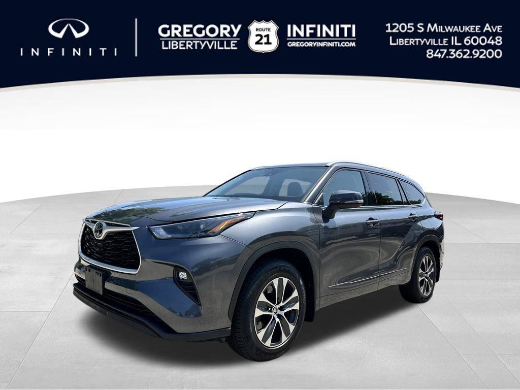 2022 Toyota Highlander XLE — SUV — 27,566 mi — Libertyville, IL