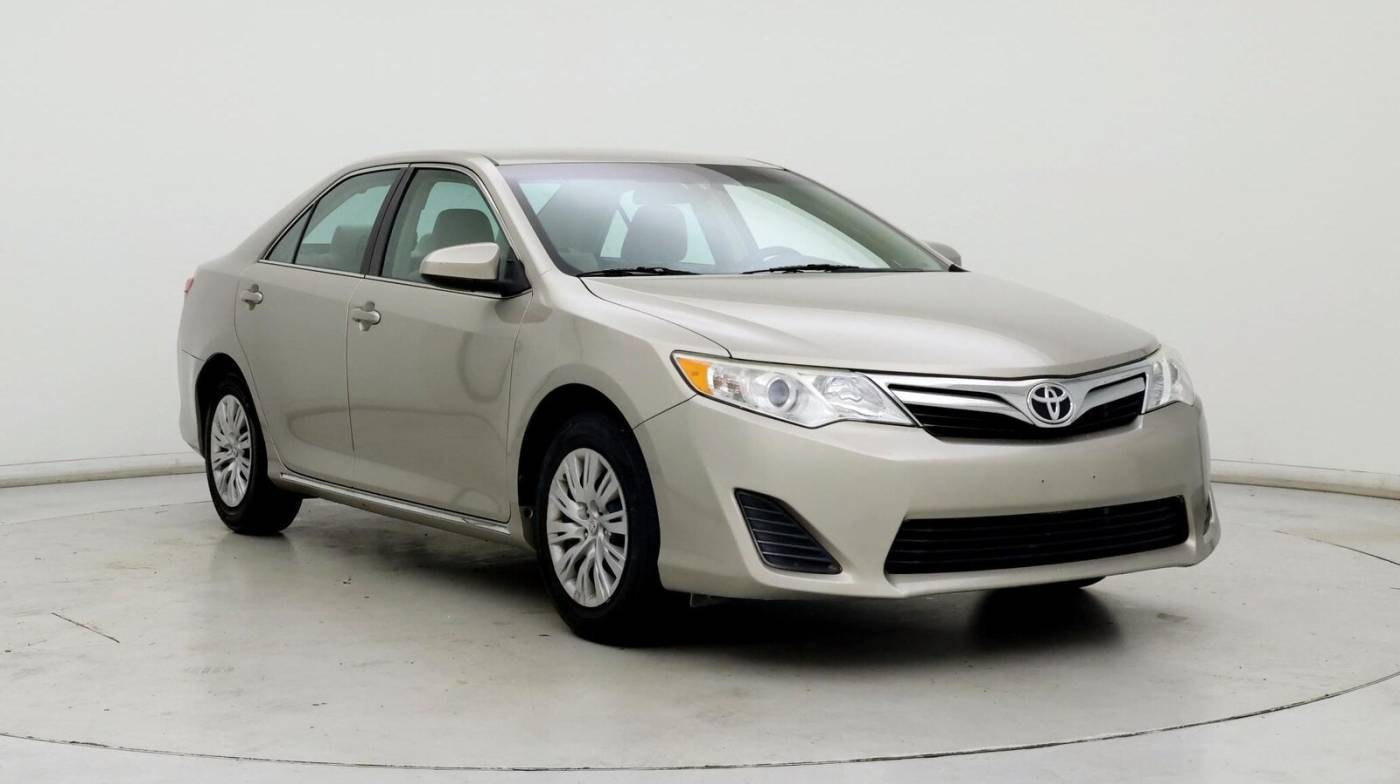 2014 Toyota Camry LE — Sedan — 22,563 mi — Harrisonburg, VA