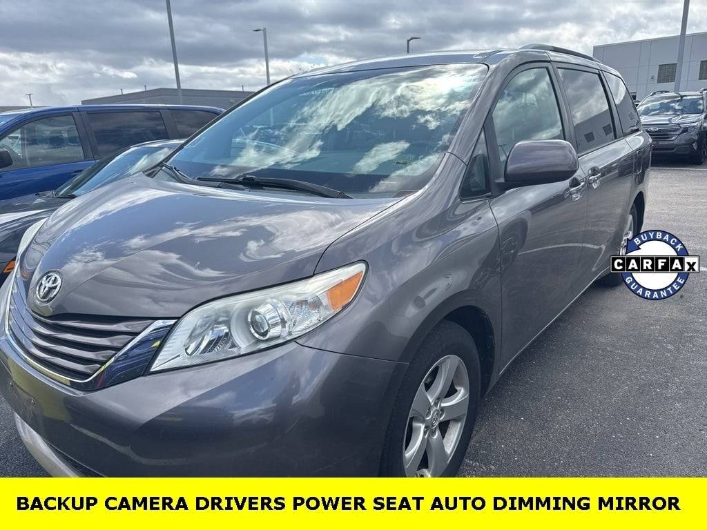 2015 Toyota Sienna LE — Minivan — 122,137 mi — Naperville, IL
