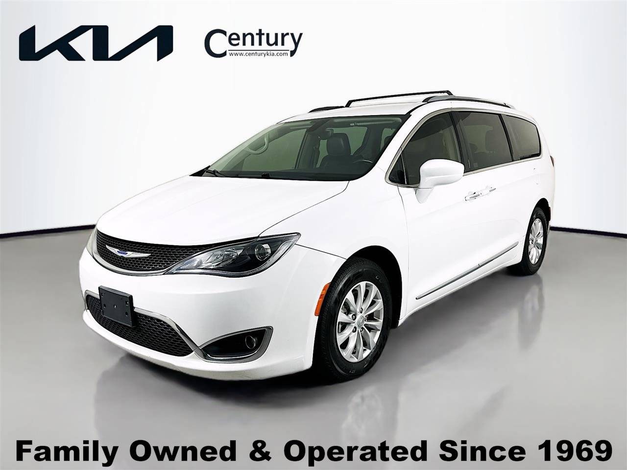 2019 Chrysler Pacifica Touring L — Minivan — 104,144 mi — Tampa, FL