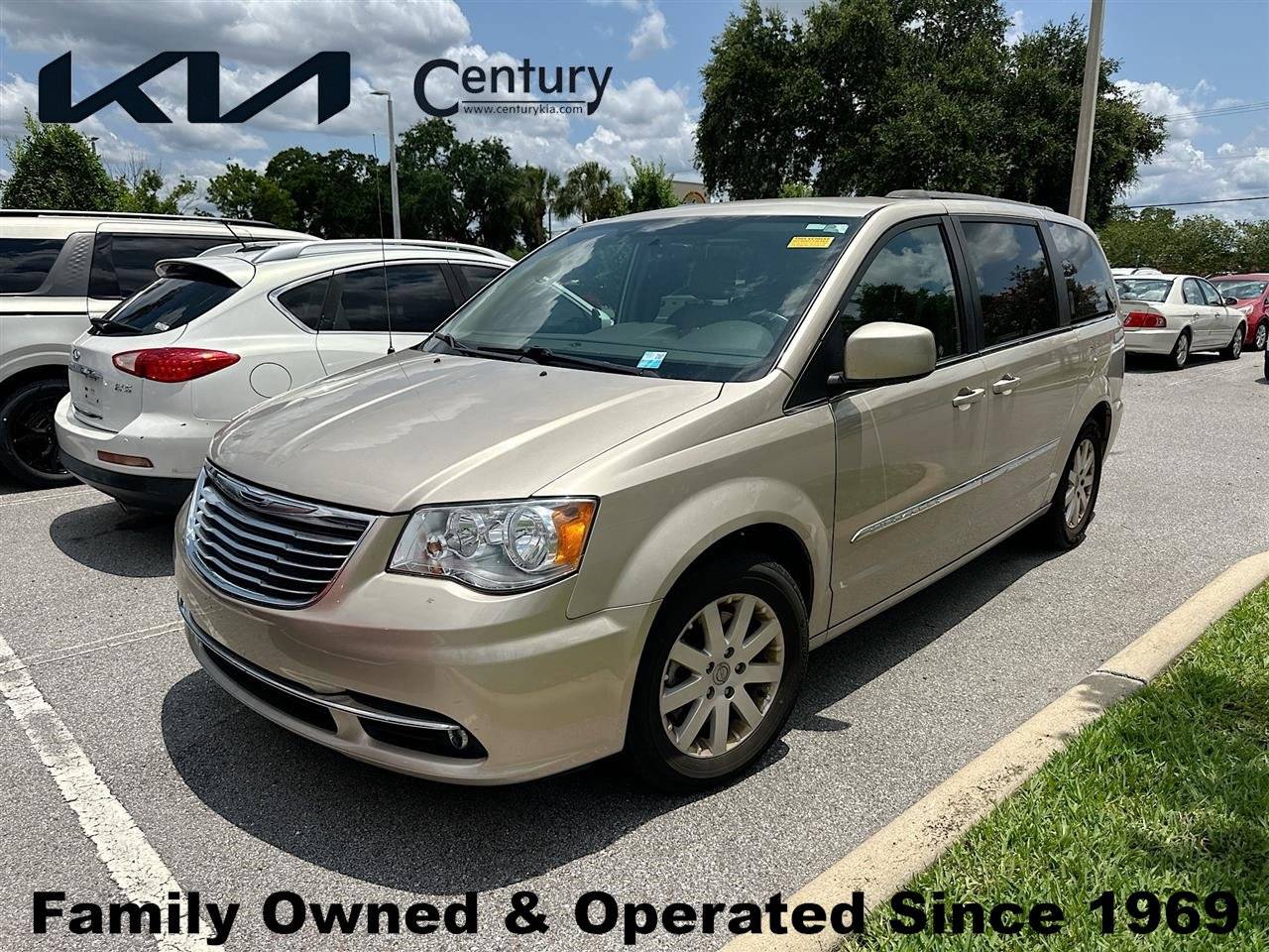 2015 Chrysler Town & Country Touring — Minivan — 60,036 mi — Tampa, FL