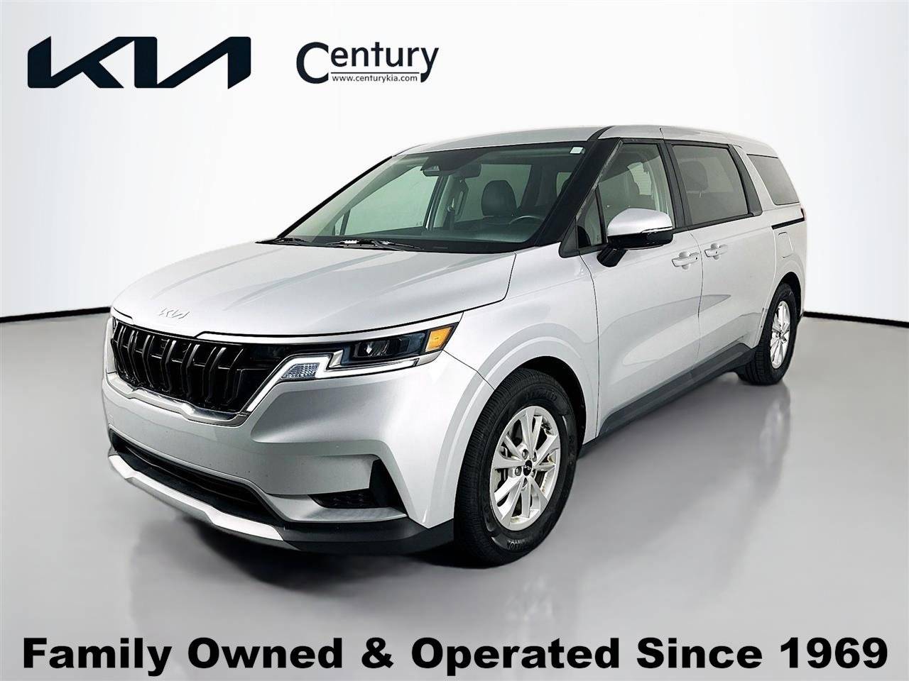 2023 Kia Carnival LXS — Minivan — 33,051 mi — Tampa, FL