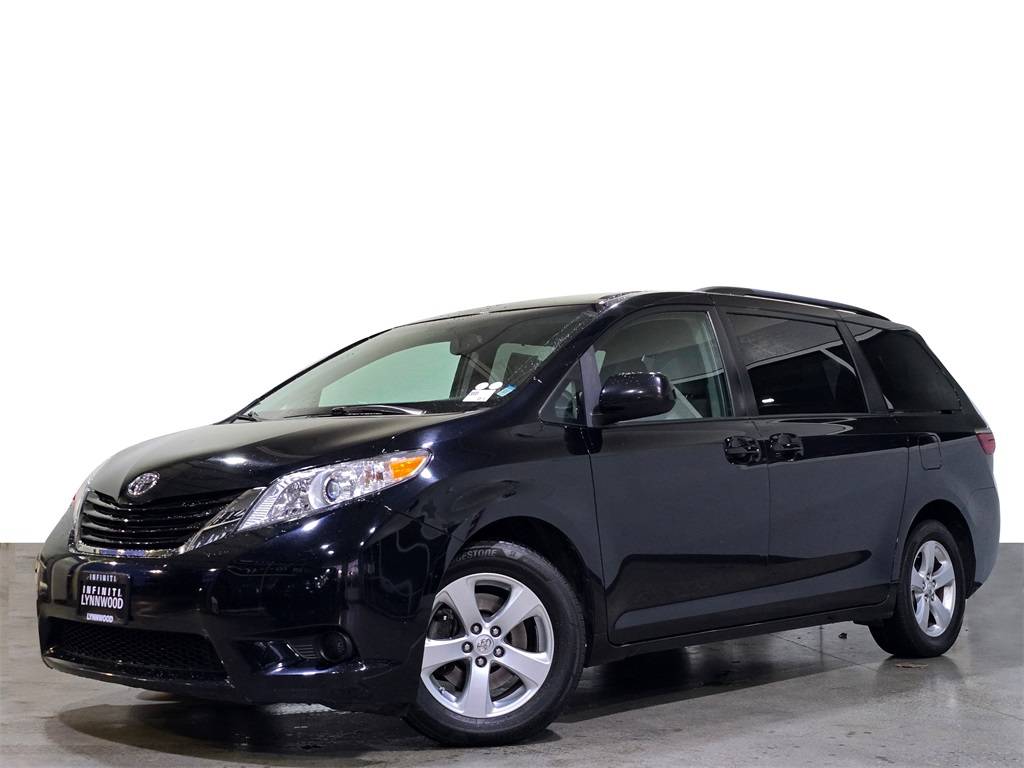 2017 Toyota Sienna LE — Minivan — 97,793 mi — Lynnwood, WA