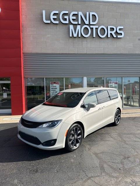 2020 Chrysler Pacifica Touring — Minivan — 107,349 mi — Waterford, MI