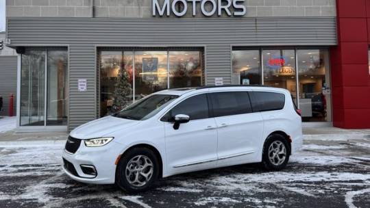 2023 Chrysler Pacifica Limited — Minivan — 67,967 mi — Waterford, MI