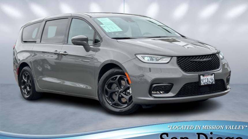 2022 Chrysler Pacifica Hybrid Limited — Minivan — 63,966 mi — San Diego, CA