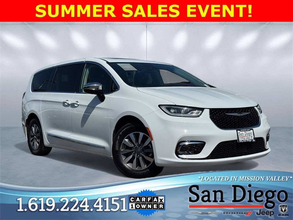 2023 Chrysler Pacifica Hybrid Limited — Minivan — 32,224 mi — San Diego, CA