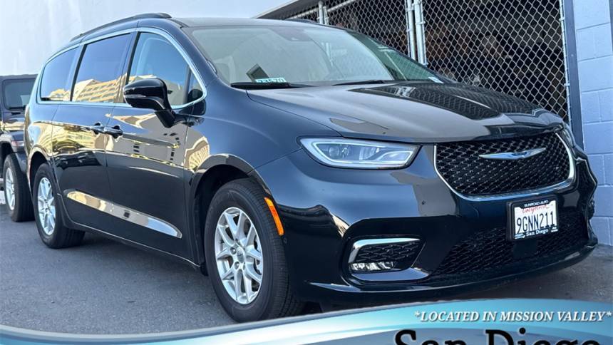 2022 Chrysler Pacifica Touring L — Minivan — 14,791 mi — San Diego, CA