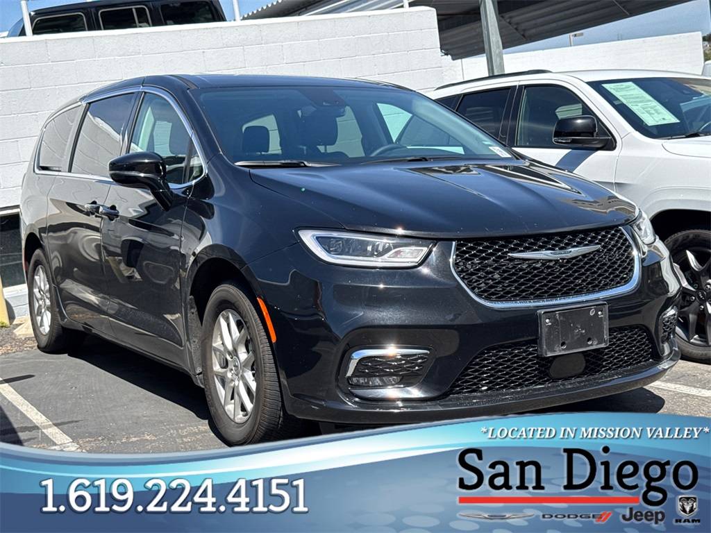 2024 Chrysler Pacifica Touring L — Minivan — 17,077 mi — San Diego, CA