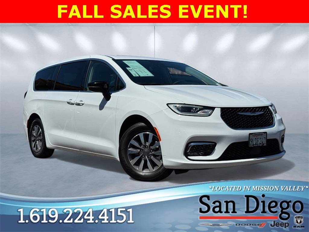 2024 Chrysler Pacifica Hybrid Select — Minivan — 50,222 mi — San Diego, CA