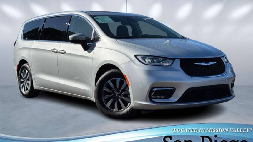 2023 Chrysler Pacifica Hybrid Touring L — Minivan — 53,558 mi — San Diego, CA