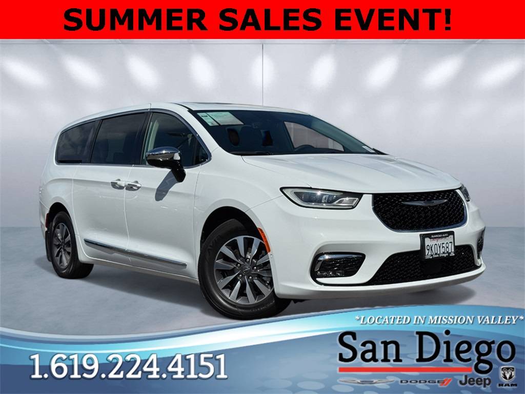 2023 Chrysler Pacifica Hybrid Limited — Minivan — 20,055 mi — San Diego, CA