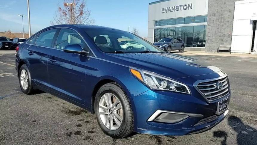 2017 Hyundai Sonata SE — Sedan — 107,016 mi — Skokie, IL