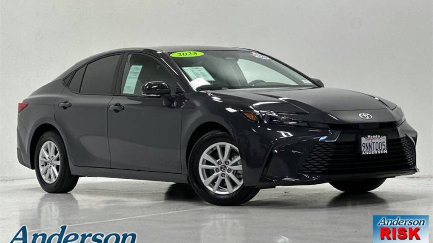 2025 Toyota Camry LE — Sedan — 6,720 mi — Palo Alto, CA