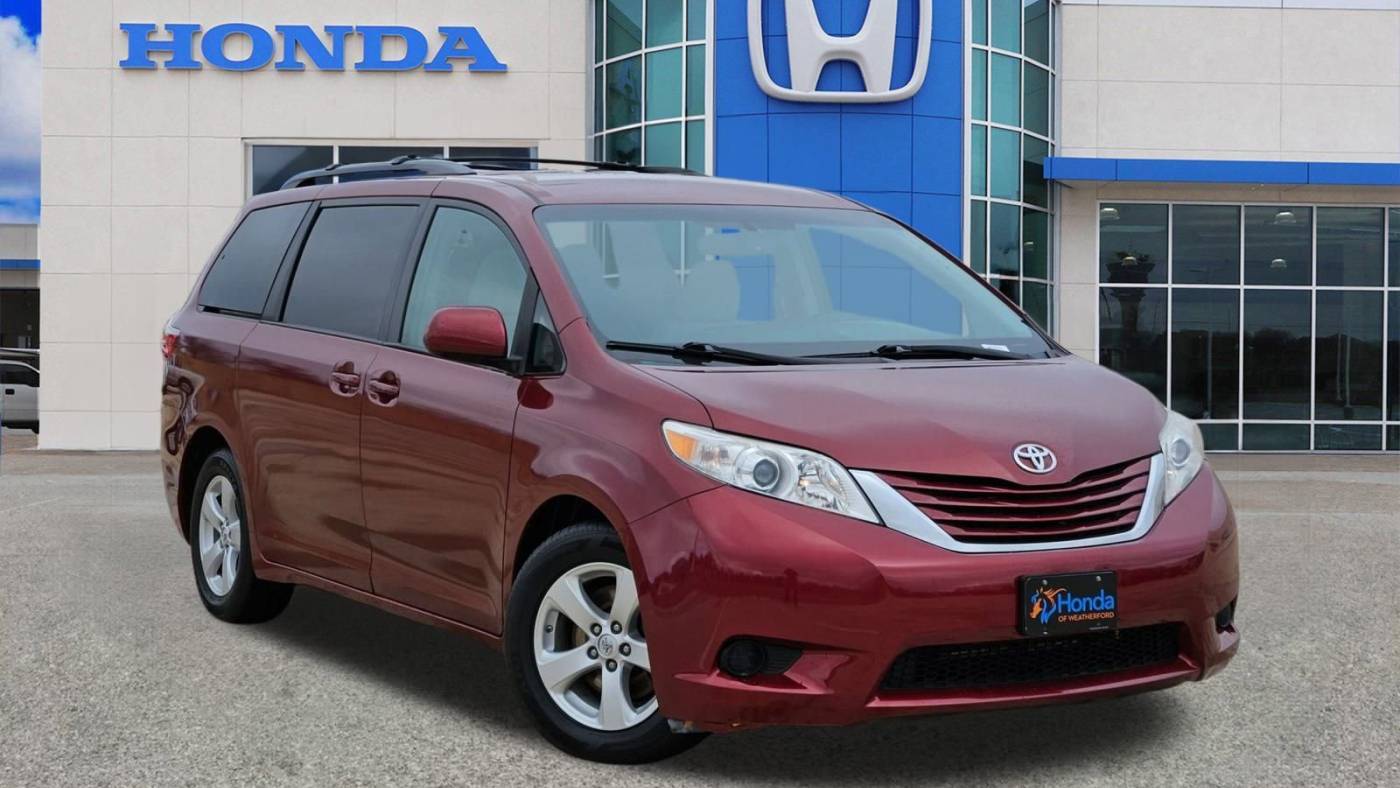 2015 Toyota Sienna LE — Minivan — 82,392 mi — Weatherford, TX