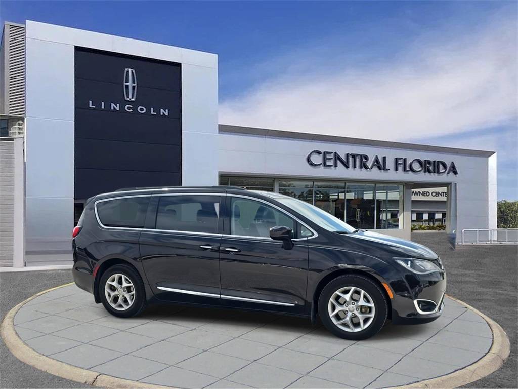 2017 Chrysler Pacifica Touring L — Minivan — 55,585 mi — Orlando, FL