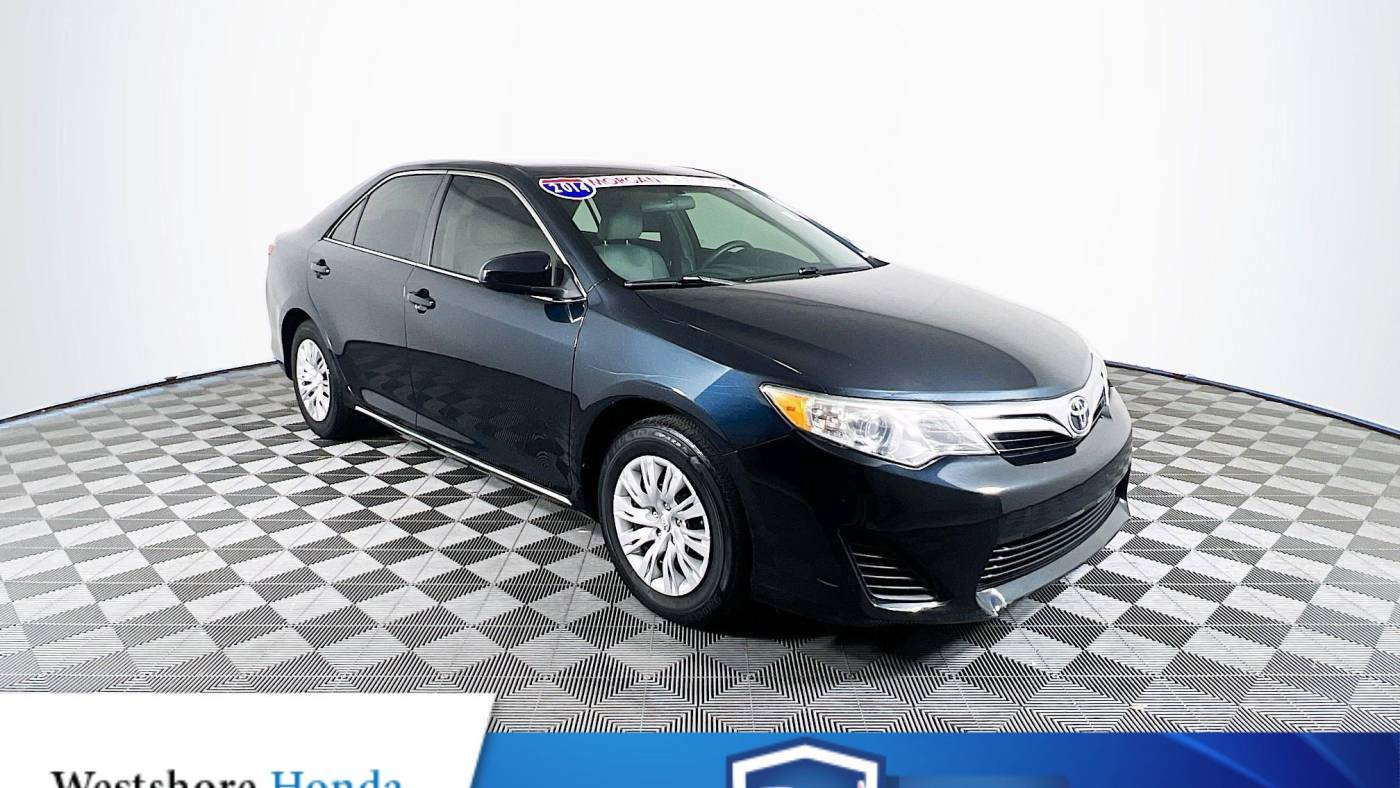 2014 Toyota Camry LE — Sedan — 75,840 mi — Tampa, FL
