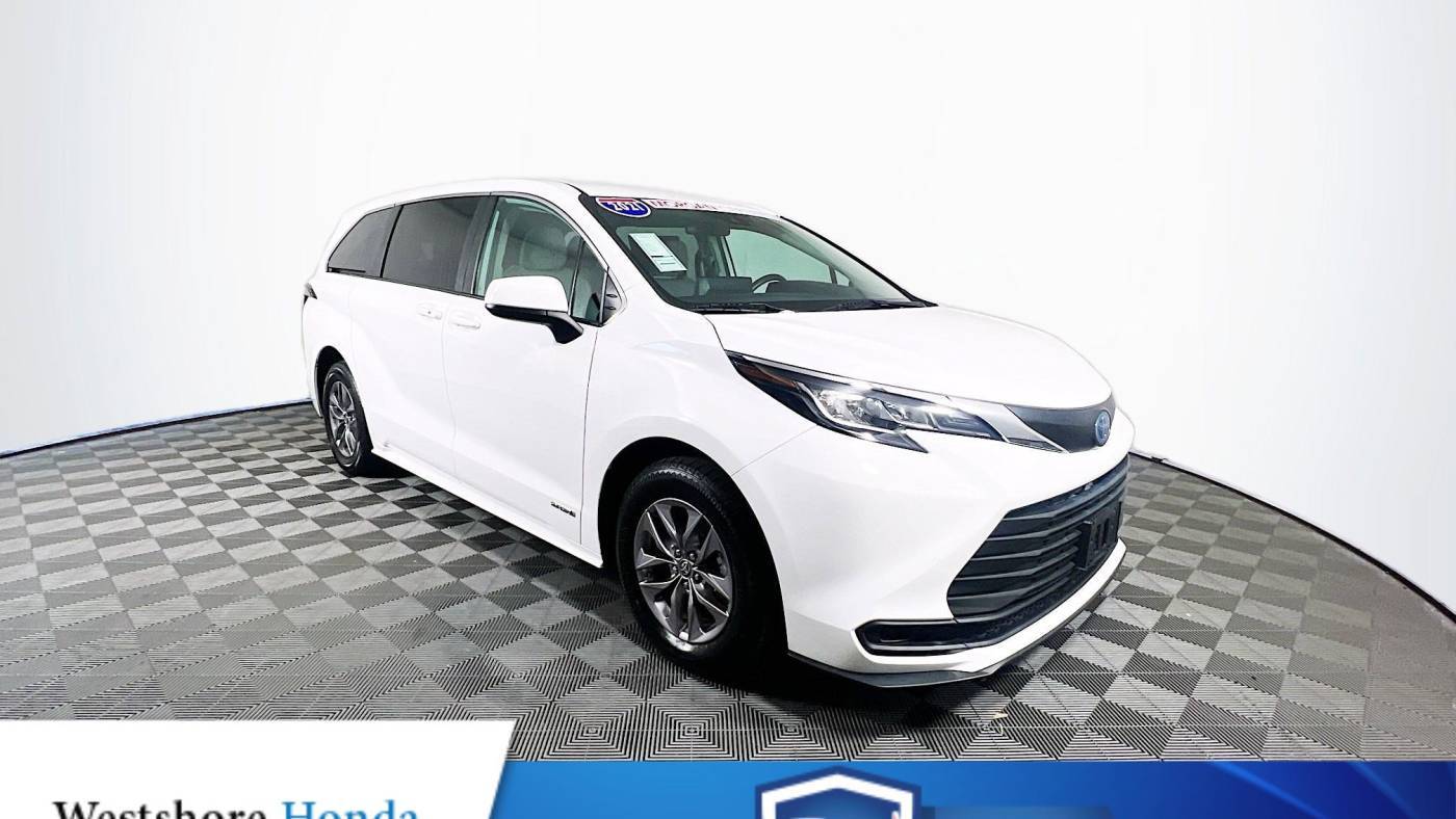 2021 Toyota Sienna LE — Minivan — 65,101 mi — Tampa, FL