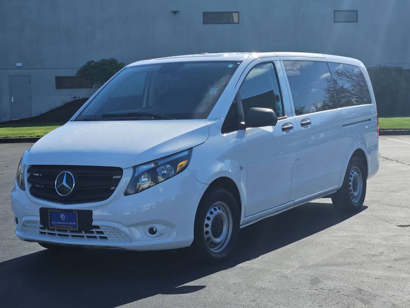 2023 Mercedes-Benz Metris Passenger Van