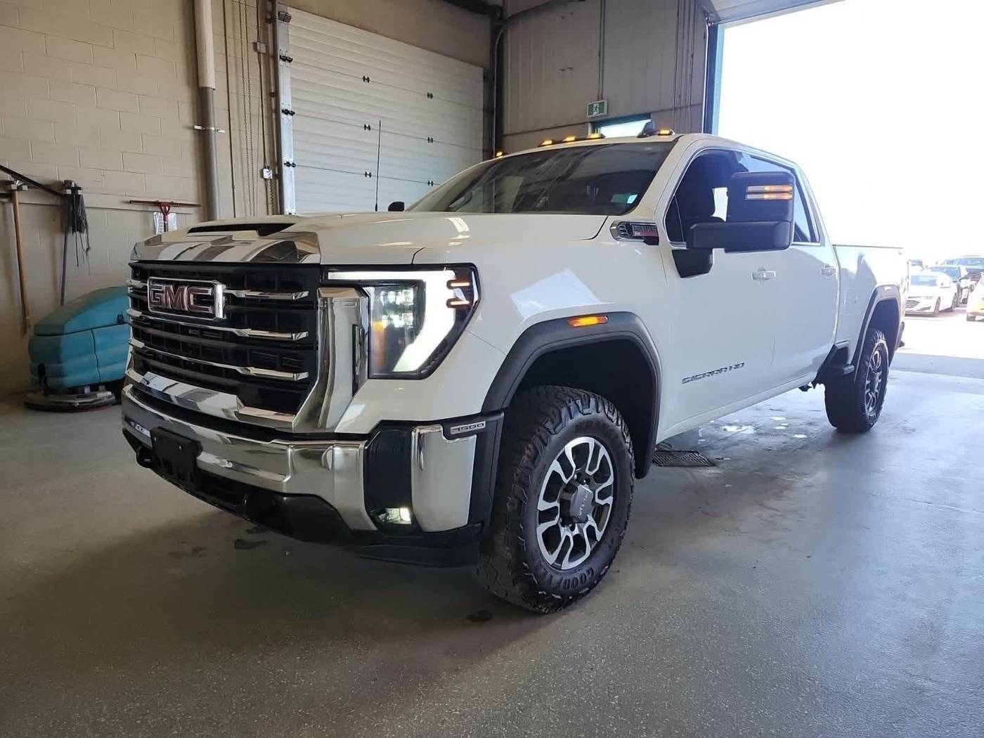 2024 GMC Sierra 3500HD SLE — Pickup Truck — 46,167 mi — Salem, OR