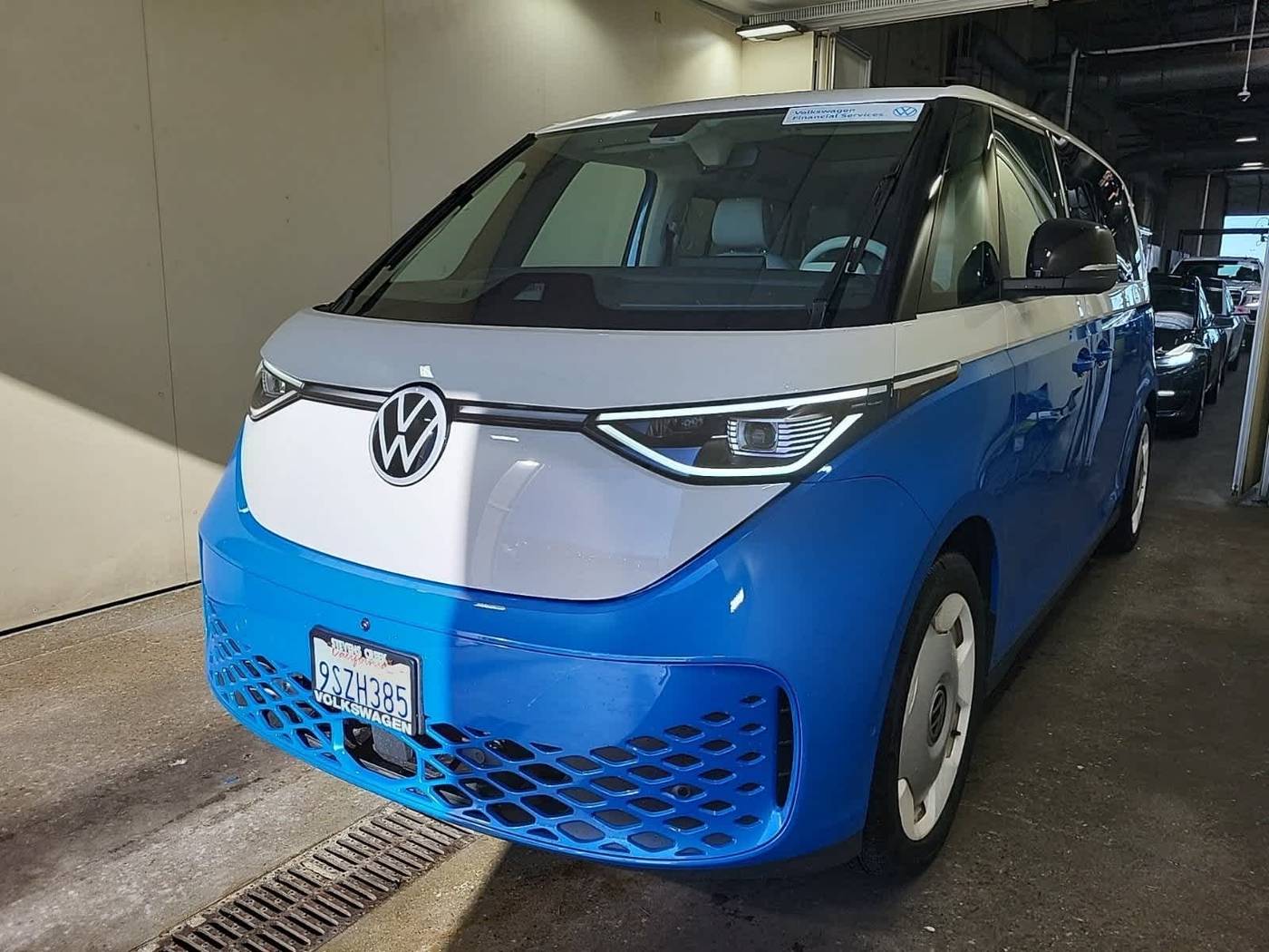 2025 Volkswagen ID.Buzz 1st Edition — Minivan — 569 mi — Salem, OR