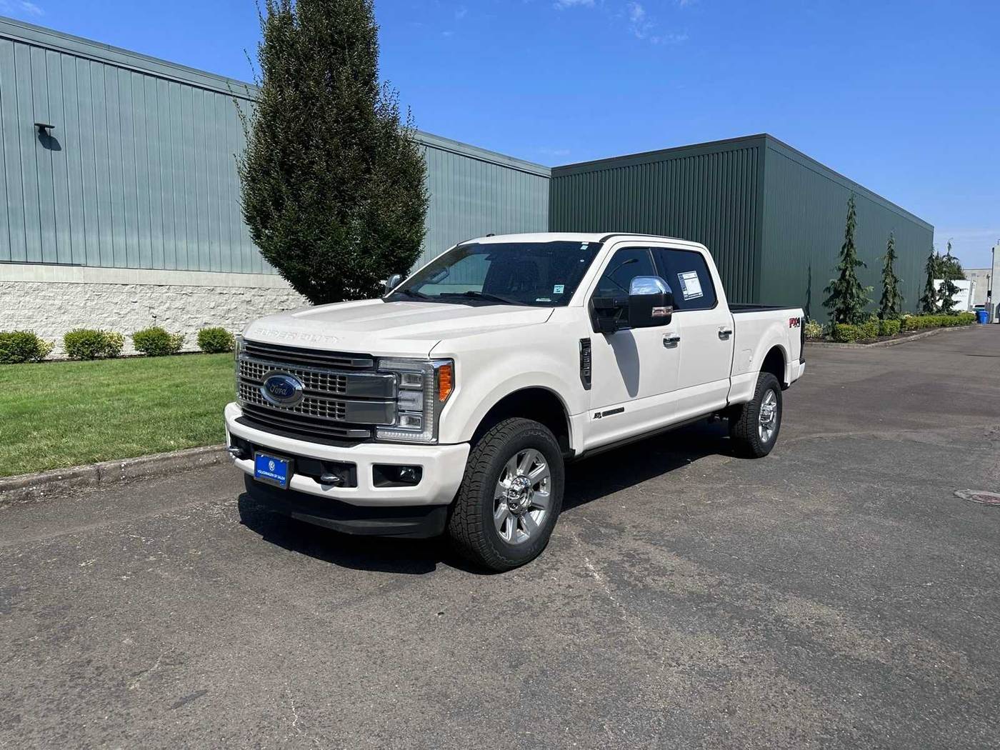 2017 Ford Super Duty F-350 Platinum — Pickup Truck — 85,111 mi — Salem, OR