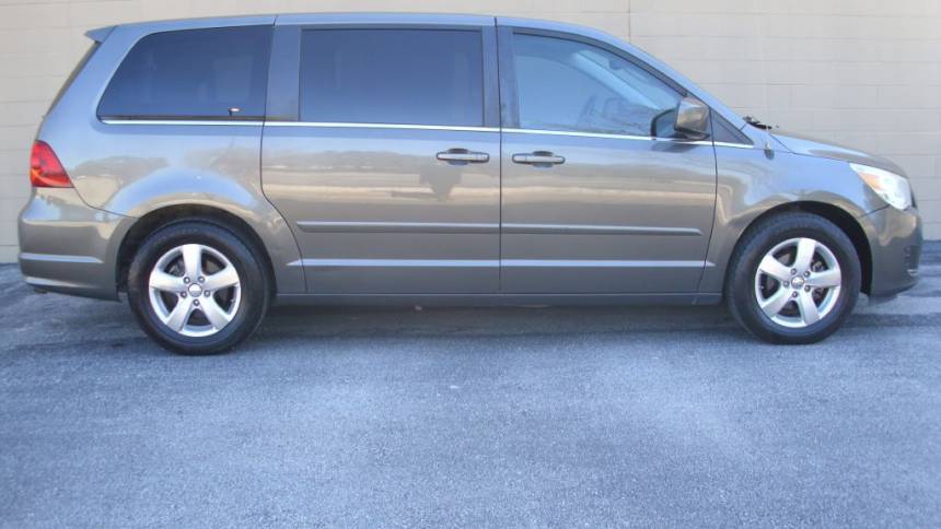 2010 Volkswagen Routan SE — Minivan — 121,076 mi — San Antonio, TX