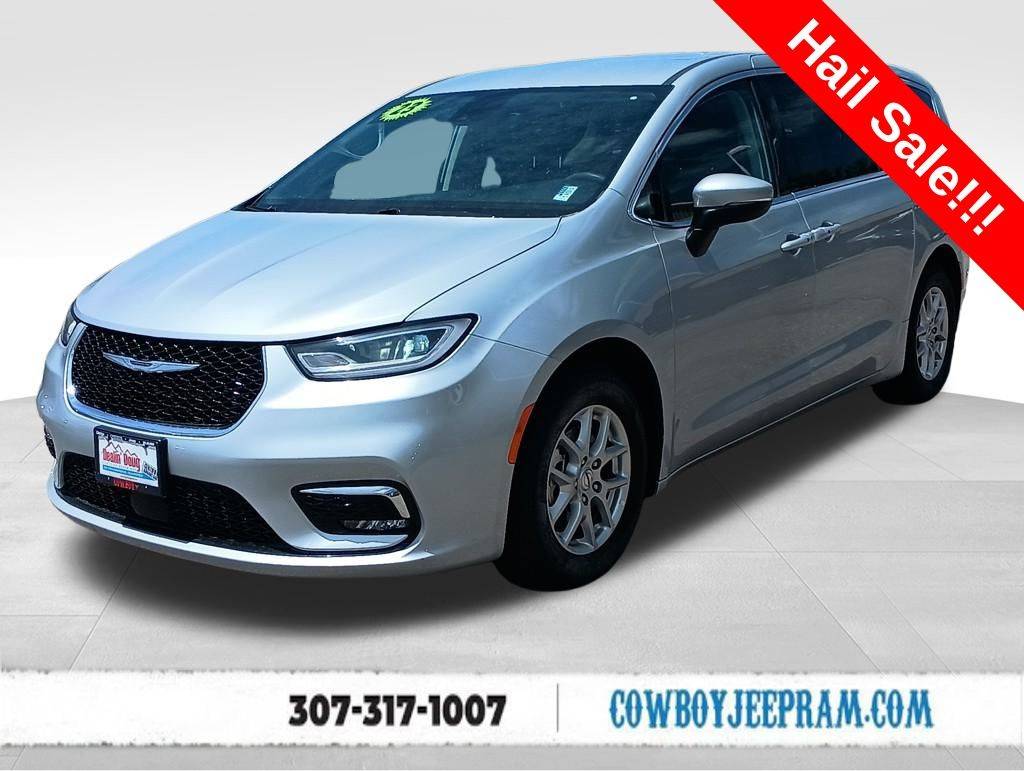 2023 Chrysler Pacifica Touring L — Minivan — 75,794 mi — Cheyenne, WY