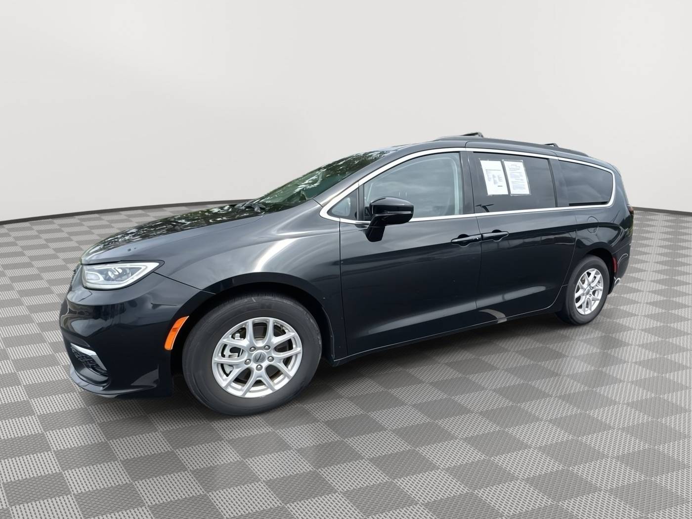 2022 Chrysler Pacifica Touring L — Minivan — 72,418 mi — Joplin, MO