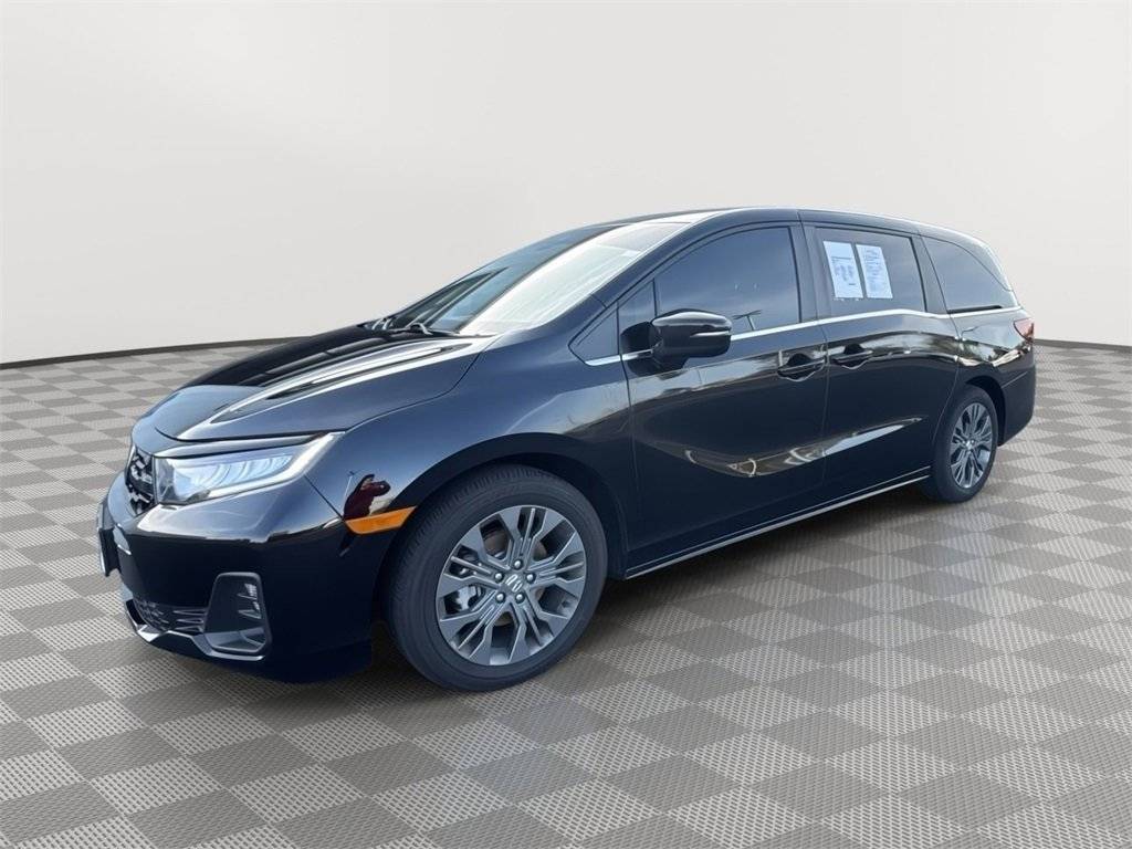 2025 Honda Odyssey Touring — Minivan — 7,952 mi — Joplin, MO