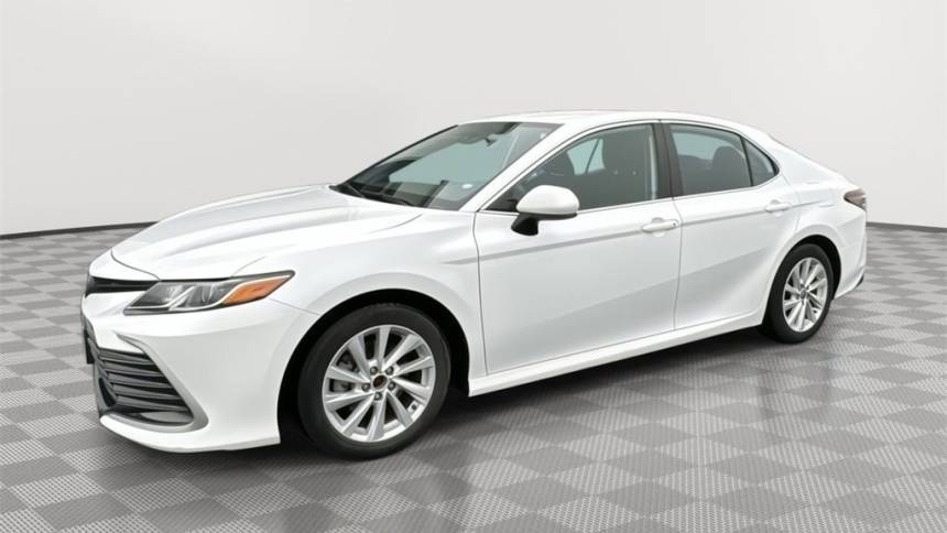 2022 Toyota Camry LE — Sedan — 60,570 mi — Joplin, MO
