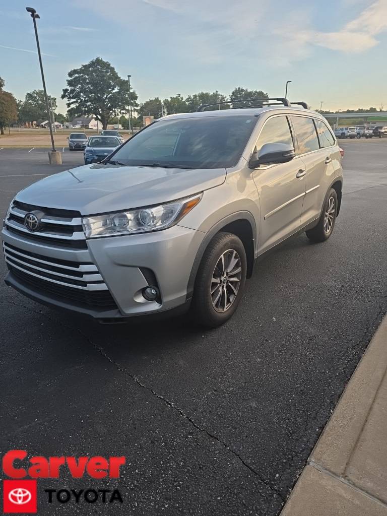 2019 Toyota Highlander SE V6 — SUV — 111,721 mi — Taylorsville, IN
