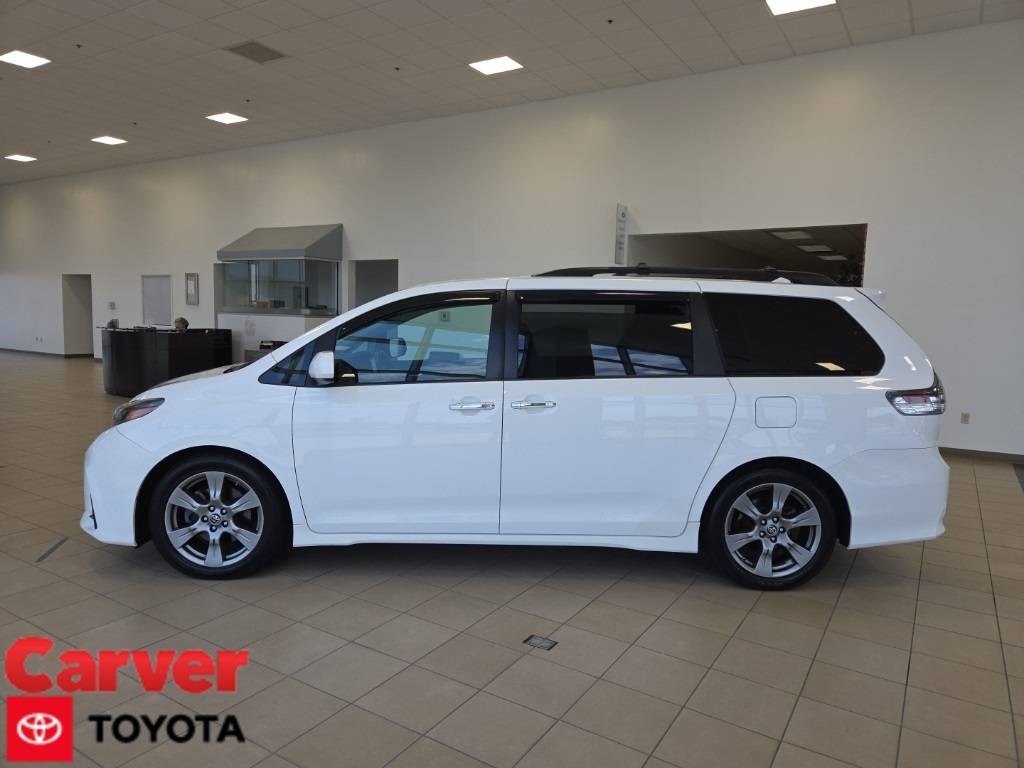 2019 Toyota Sienna SE Premium — Minivan — 31,084 mi — Taylorsville, IN