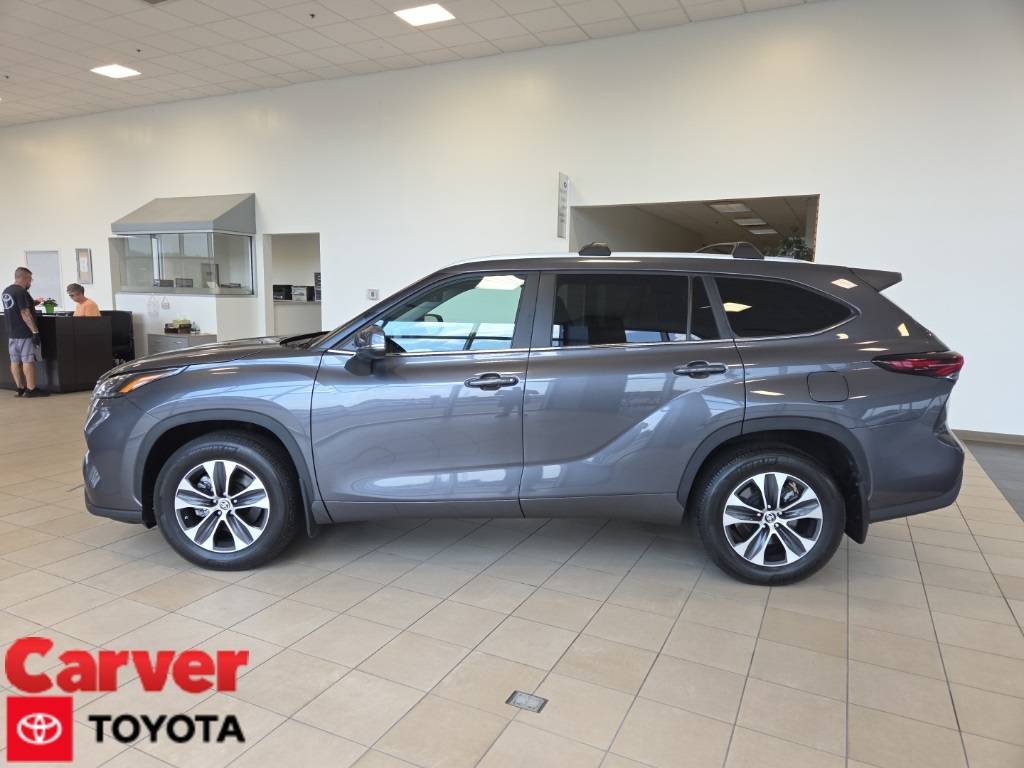2024 Toyota Highlander XLE — SUV — 17,567 mi — Taylorsville, IN