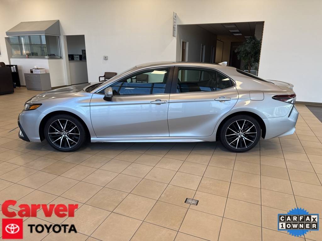 2022 Toyota Camry SE — Sedan — 70,042 mi — Taylorsville, IN