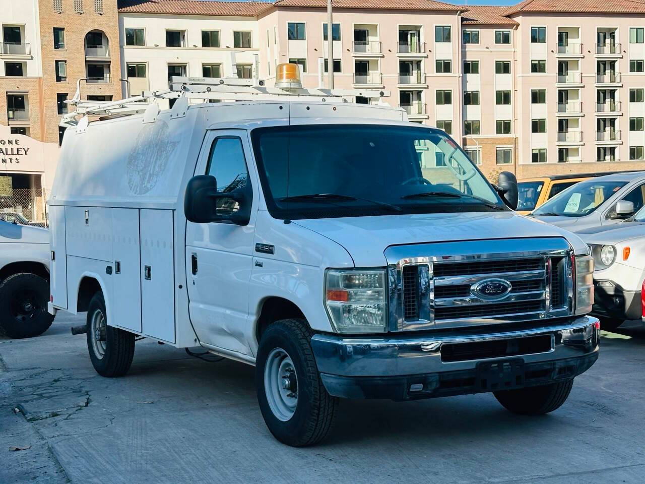 2011 Ford Econoline Commercial Cutaway E-350