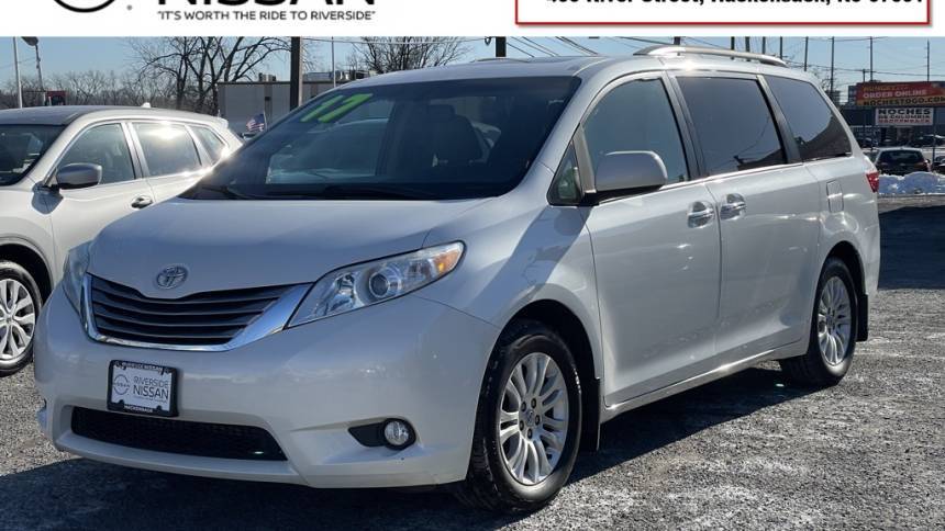 2017 Toyota Sienna XLE — Minivan — 101,500 mi — Hackensack, NJ