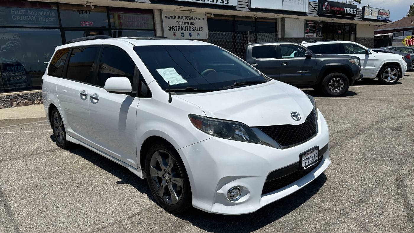 2014 Toyota Sienna SE — Minivan — 117,390 mi — UPLAND, CA