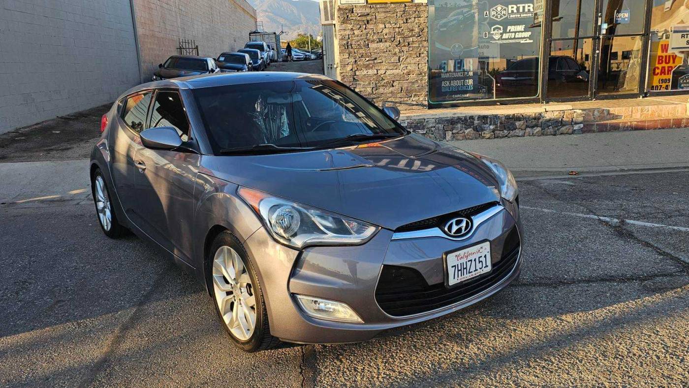 2015 Hyundai Veloster Base — Hatchback — 136,820 mi — UPLAND, CA