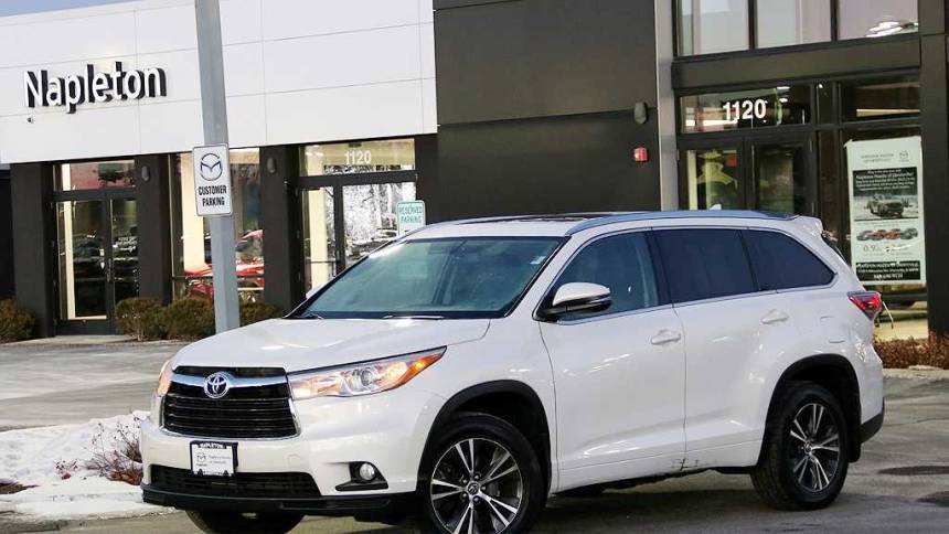 2016 Toyota Highlander XLE — SUV — 120,808 mi — Libertyville, IL