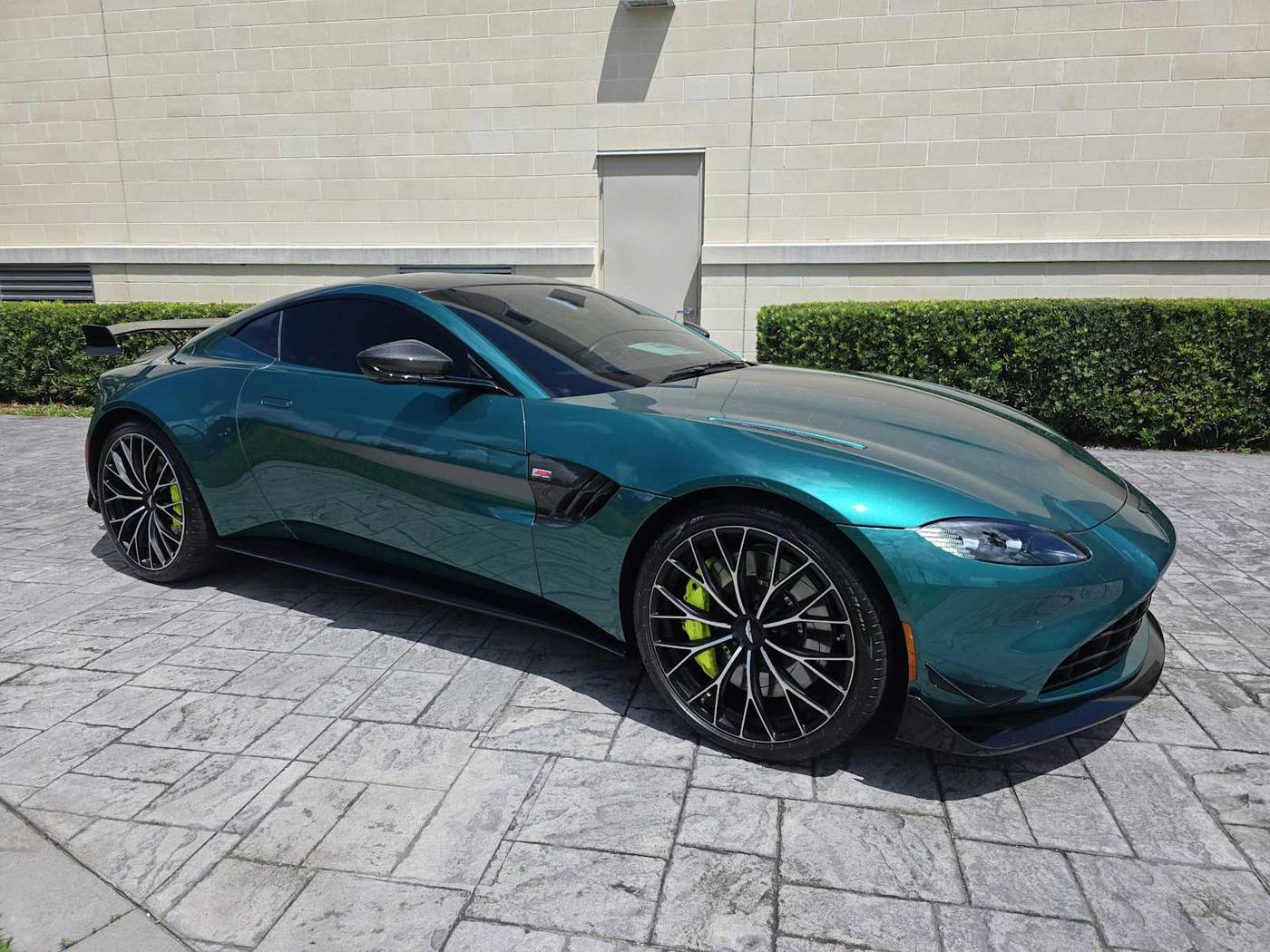 2022 Aston Martin Vantage