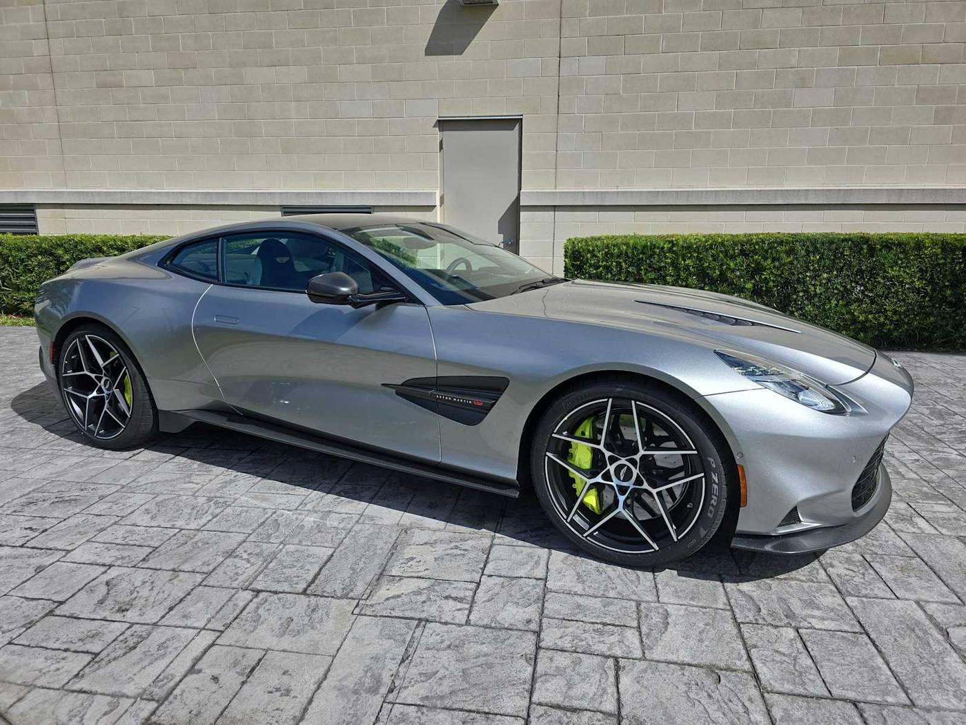 2025 Aston Martin Vanquish Base