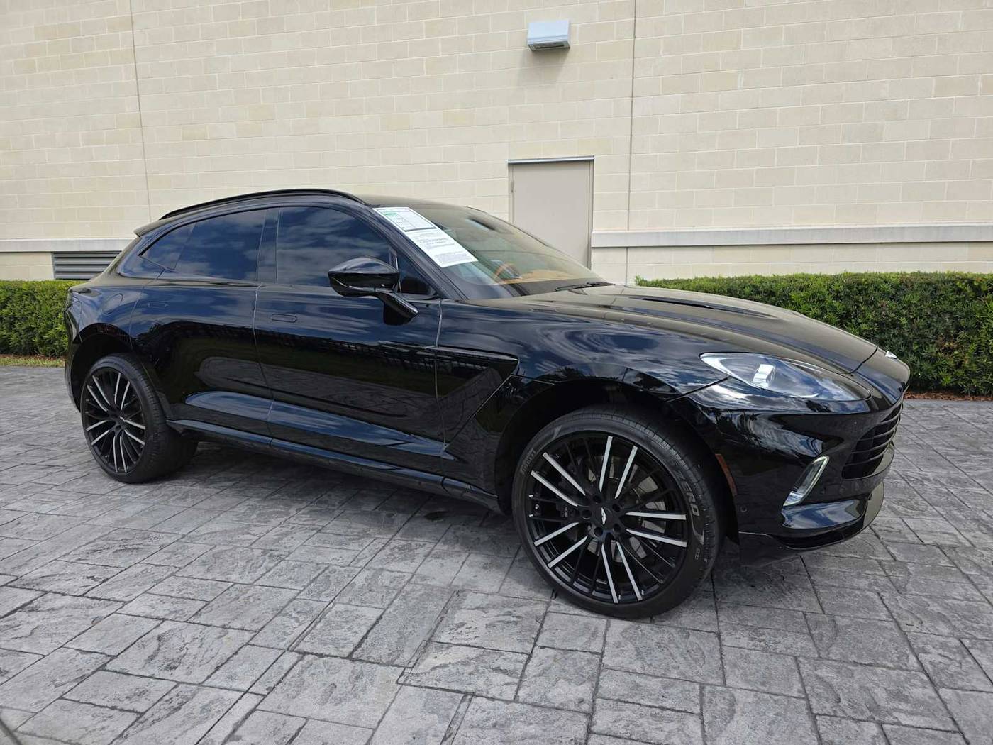 2023 Aston Martin DBX