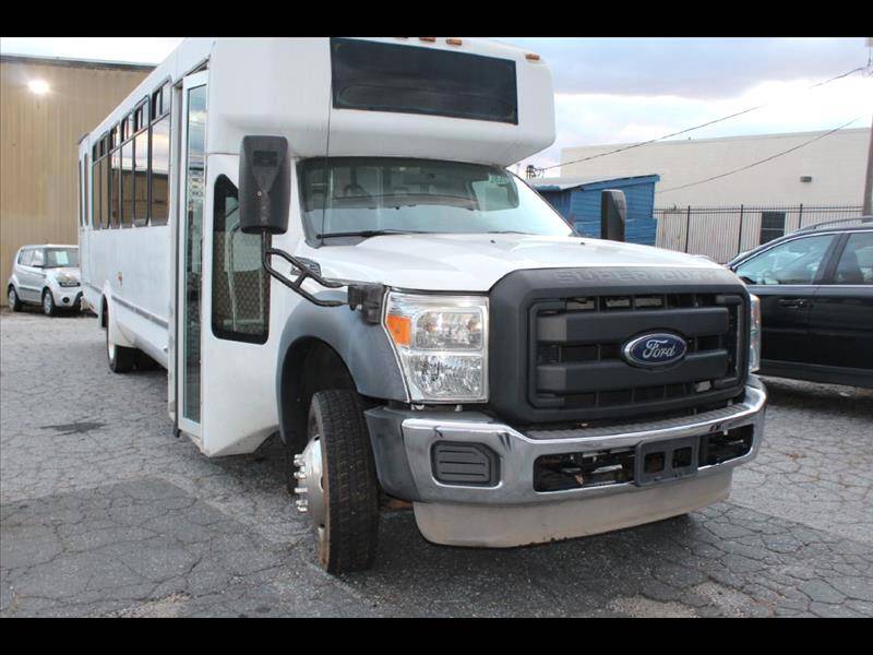 2013 Ford Super Duty F-550 Chassis Cab XL — Chassis Cab Truck — 76,097 mi — Decatur, GA