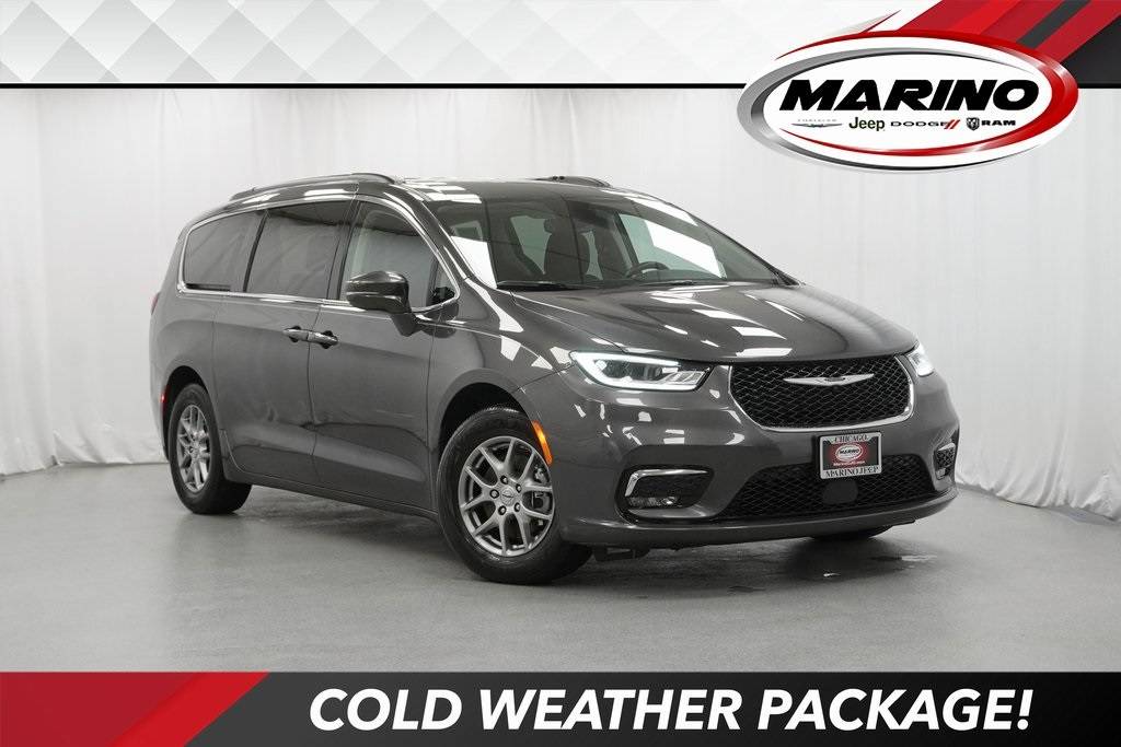 2021 Chrysler Pacifica Touring — Minivan — 38,690 mi — Chicago, IL
